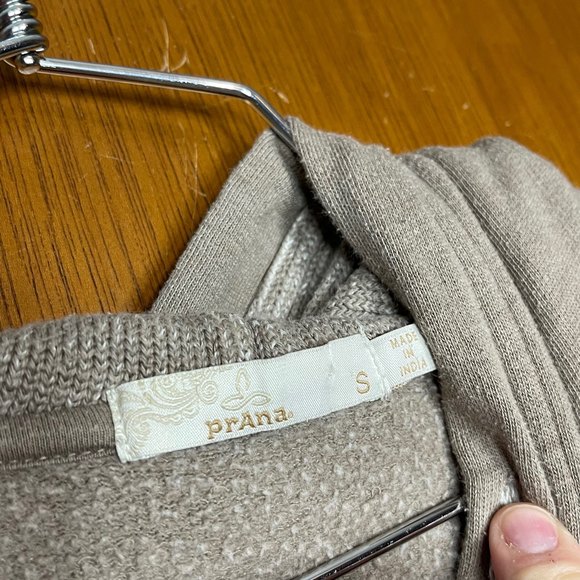 prAna Woman’s Beige Aztec Printed Zip Up Hooded Jacket Size Small - Picture 4 of 6